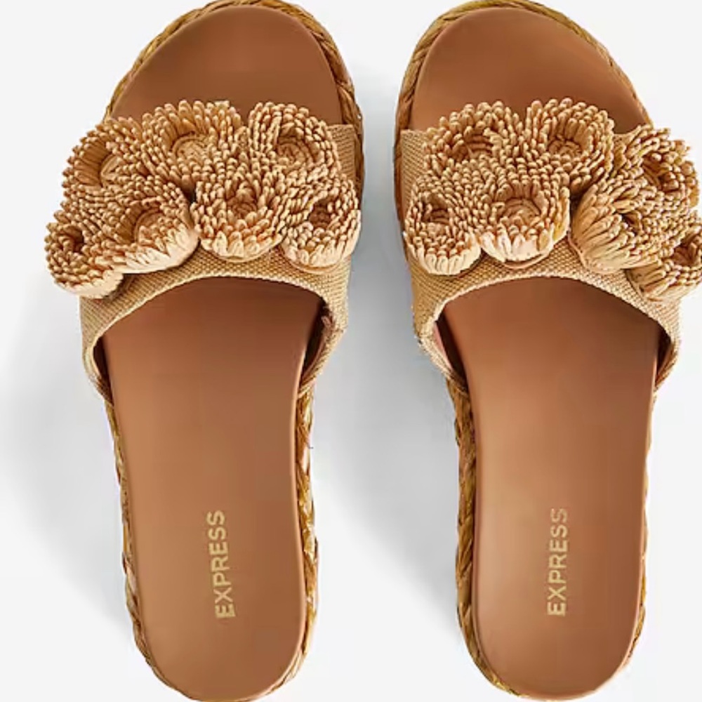 Express flat sandals